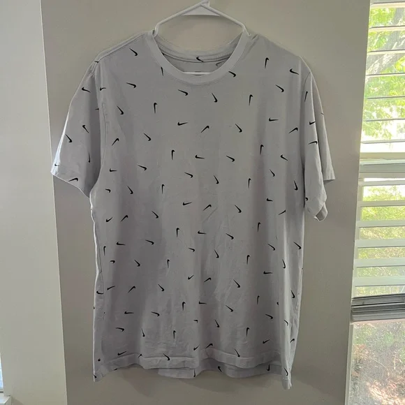 Nike White Short Sleeve Tee with Mini Print - Picture 2 of 6